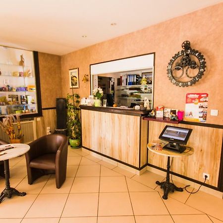 Les Messageries Saint-Flour (Cantal) Exterior foto