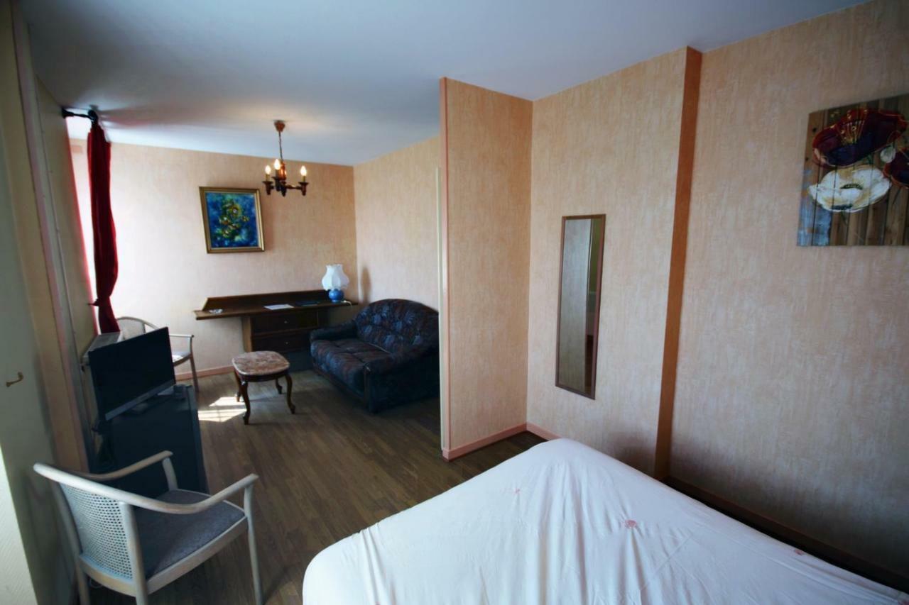 Les Messageries Saint-Flour (Cantal) Quarto foto