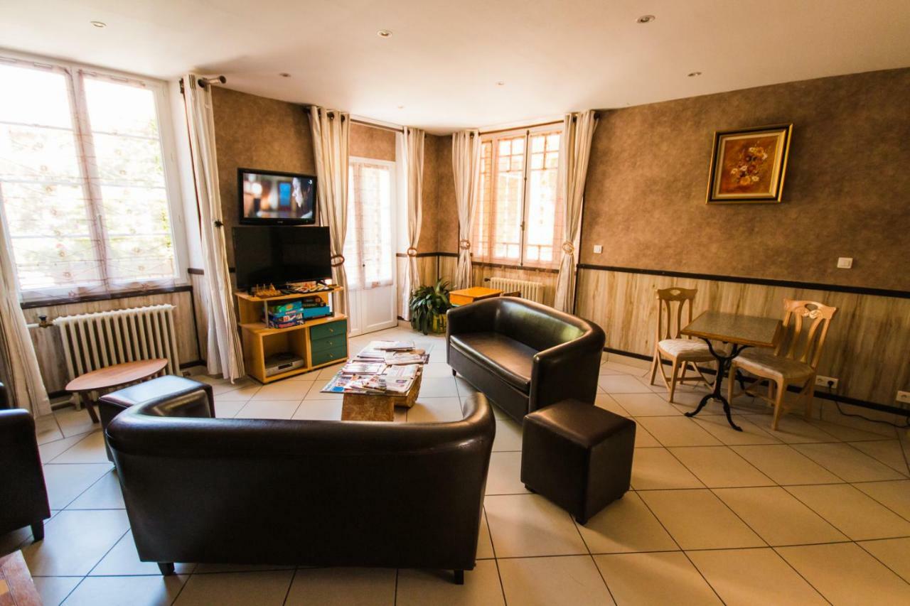 Les Messageries Saint-Flour (Cantal) Exterior foto