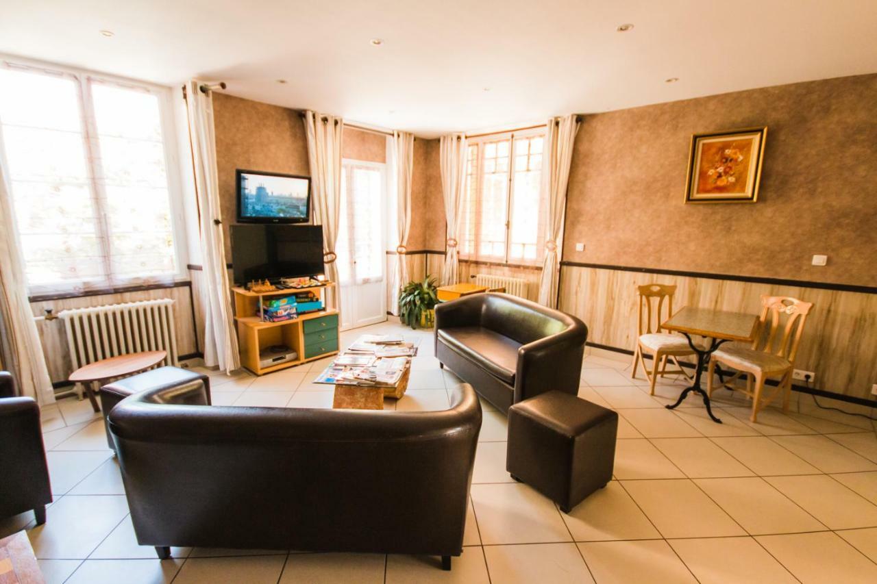 Les Messageries Saint-Flour (Cantal) Exterior foto