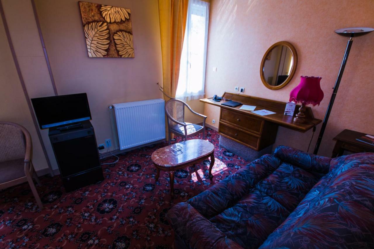 Les Messageries Saint-Flour (Cantal) Exterior foto